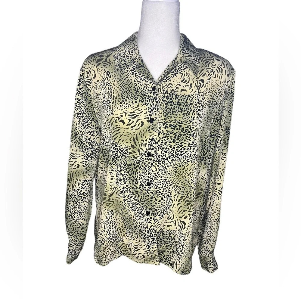 Vintage Southern Lady Green Animal-Print Blouse